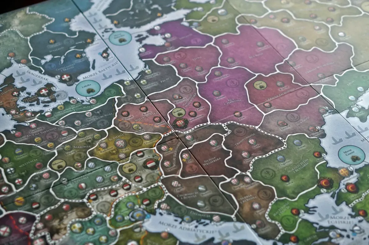 Europa Universalis: Cena Władzy – porównanie edycji