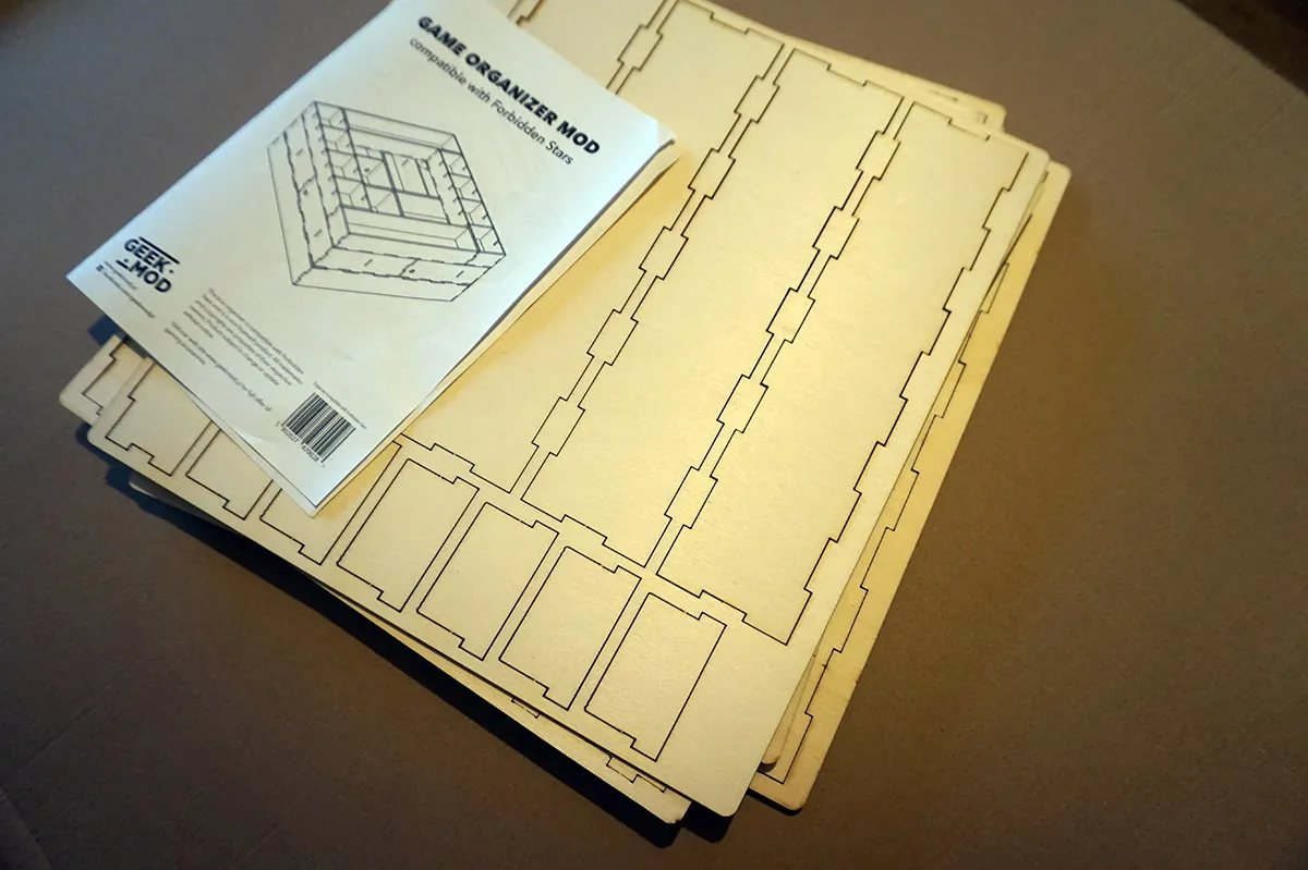 Recenzja: GeekMod.pl Insert – Zakazane Gwiazdy