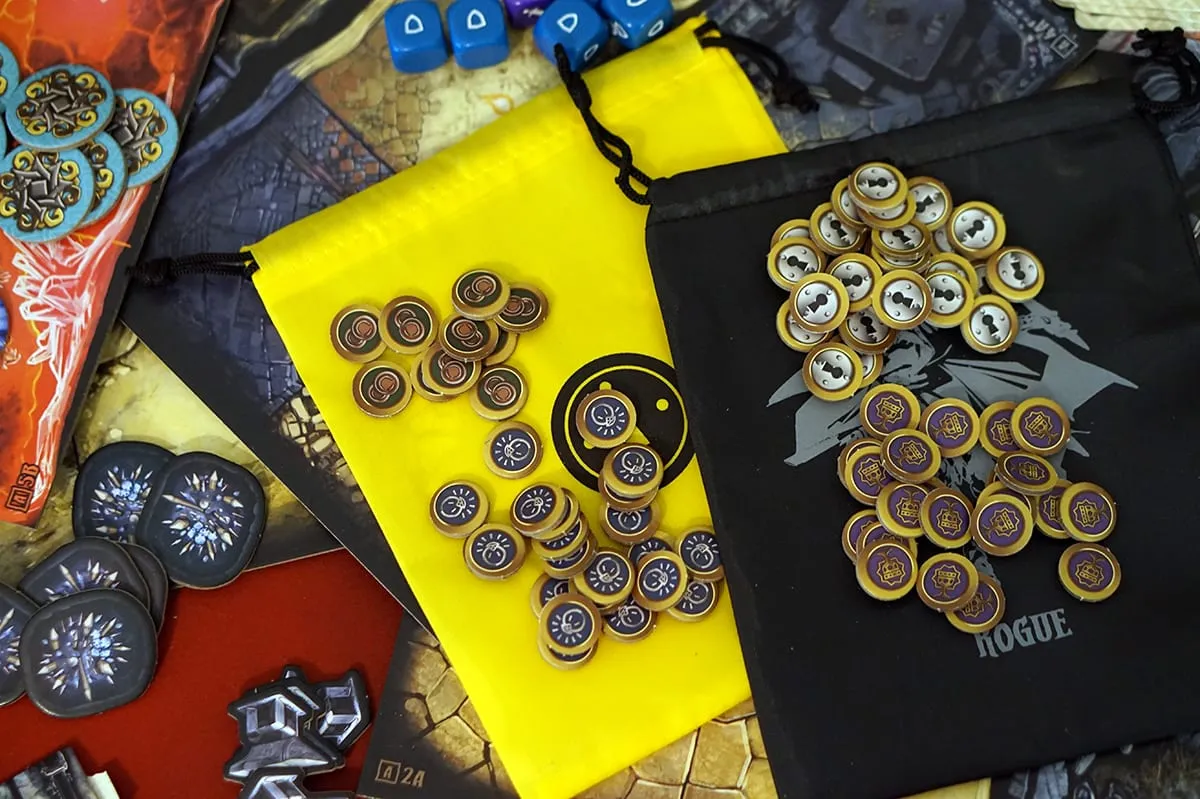 Unboxing Massive Darkness 2: Hellscape