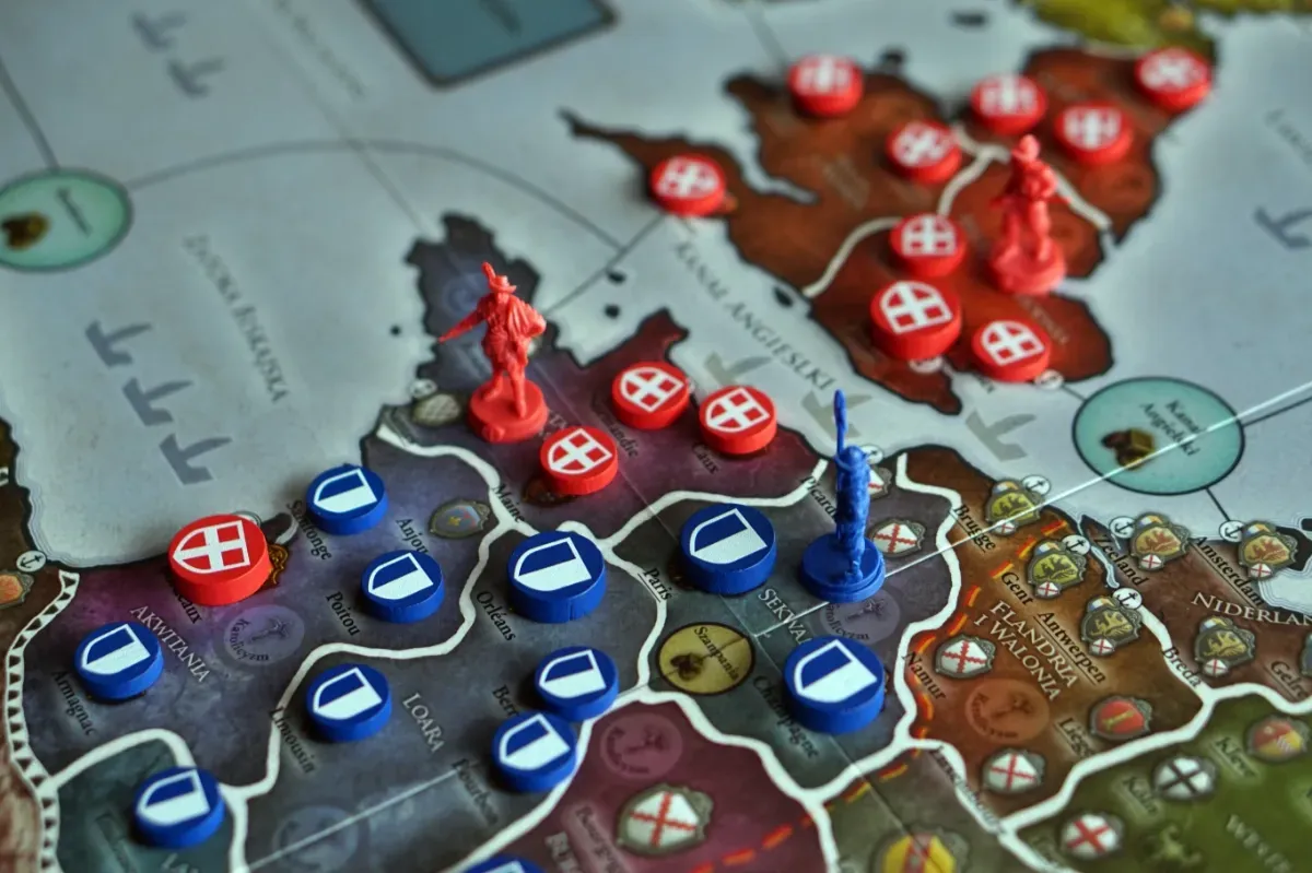 Porównanie Europa Universalis i Twilight Imperium 4 ed.