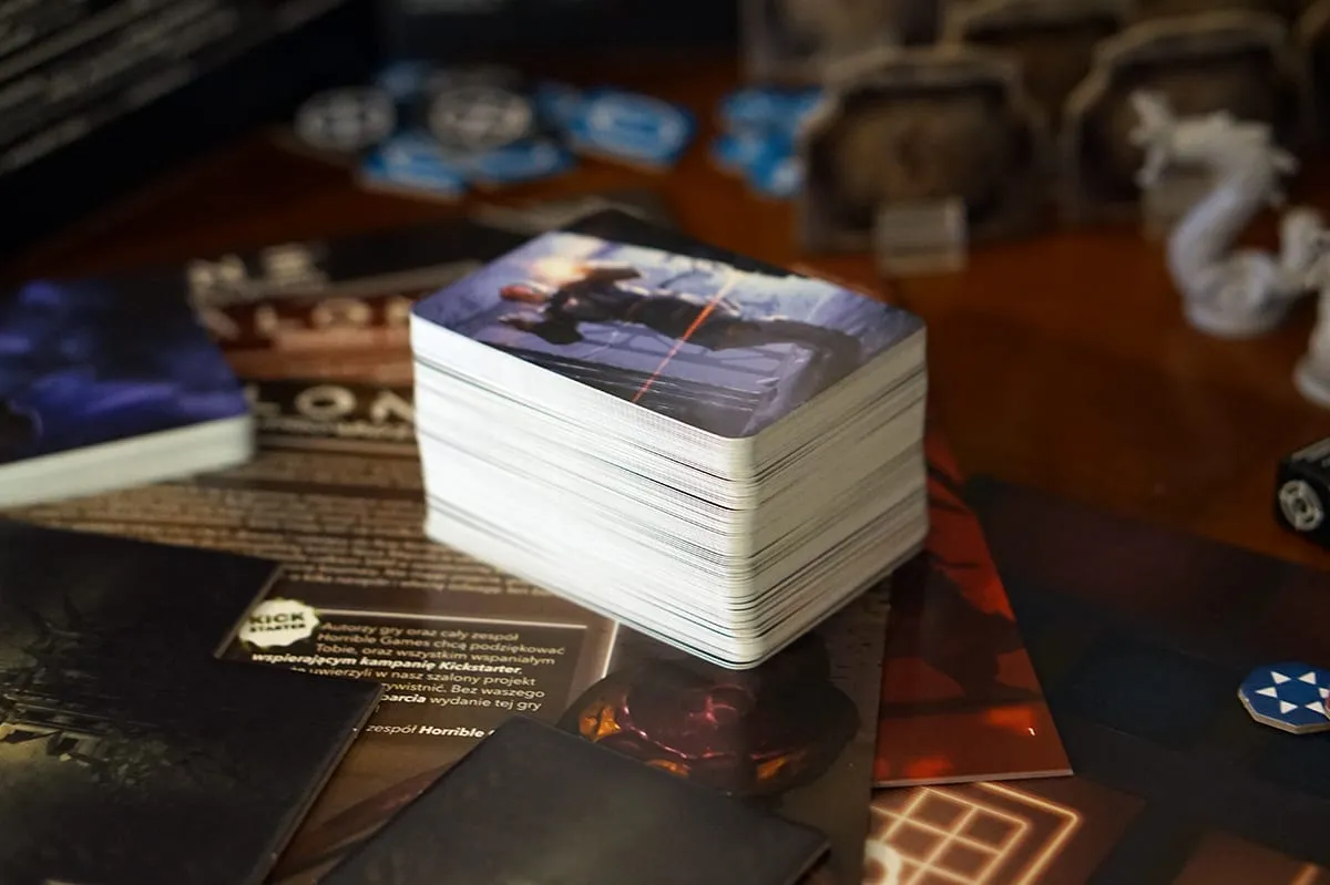 Unboxing – Alone