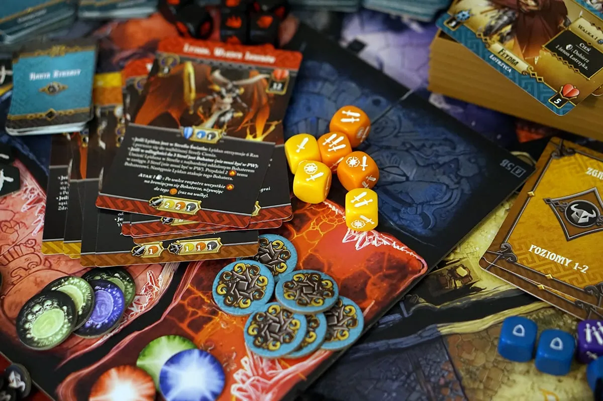 Unboxing Massive Darkness 2: Hellscape