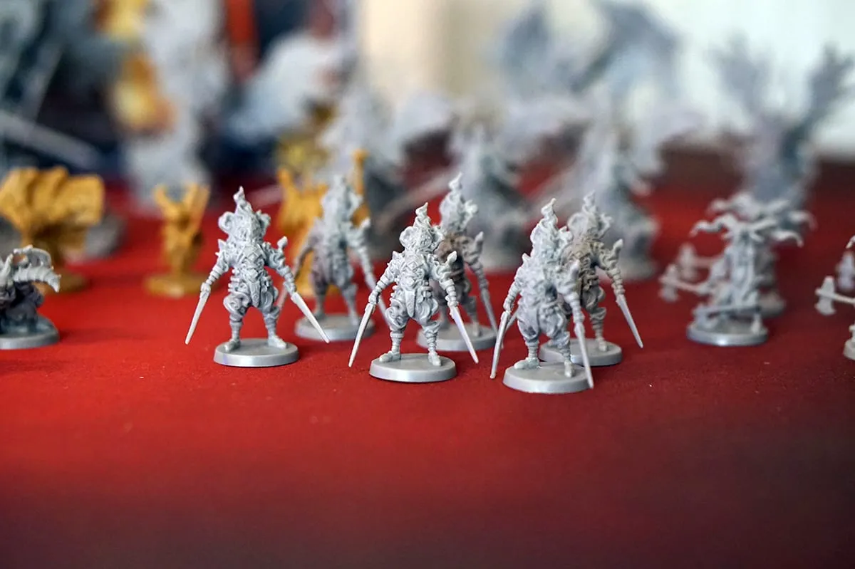 Unboxing Massive Darkness 2: Hellscape