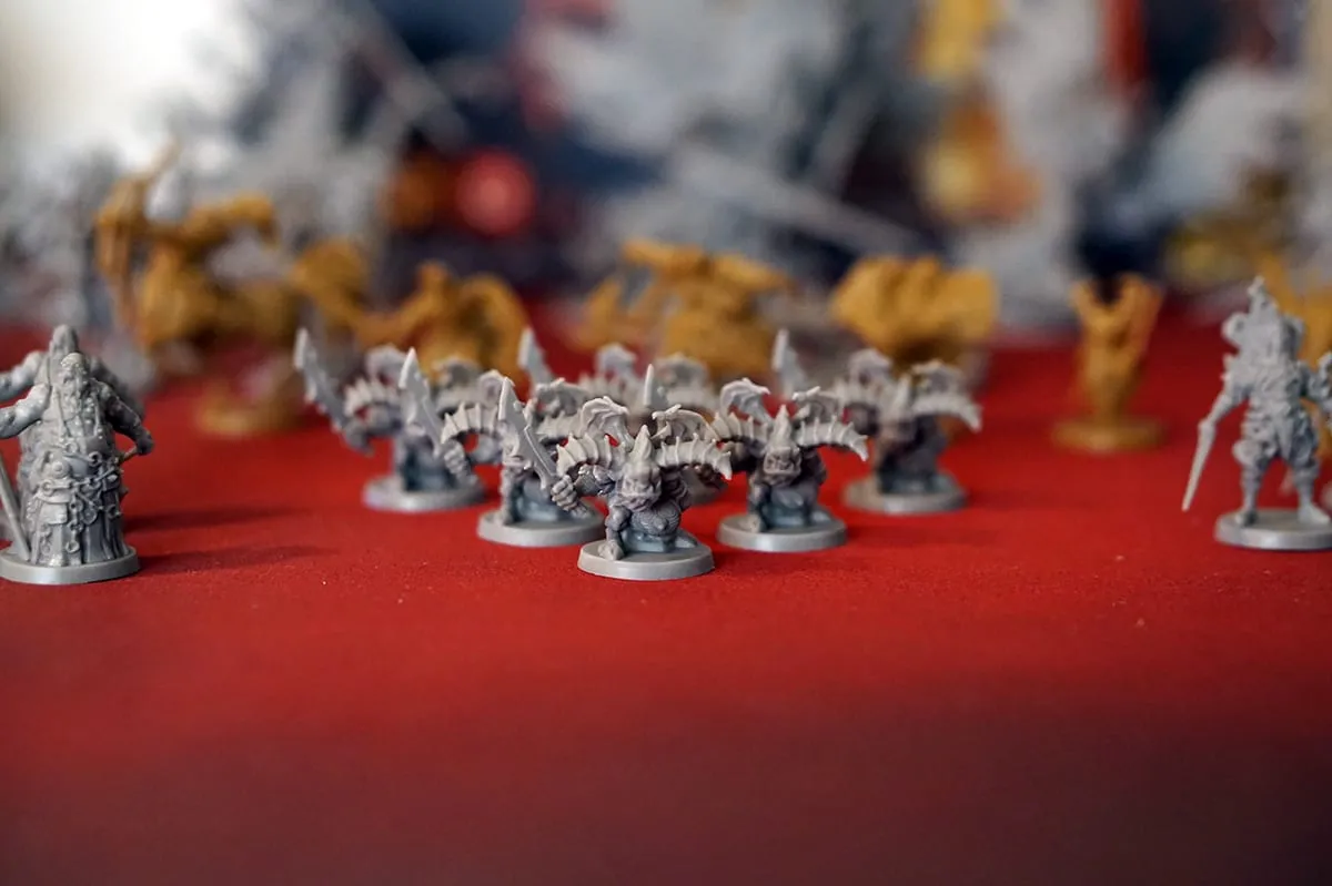 Unboxing Massive Darkness 2: Hellscape