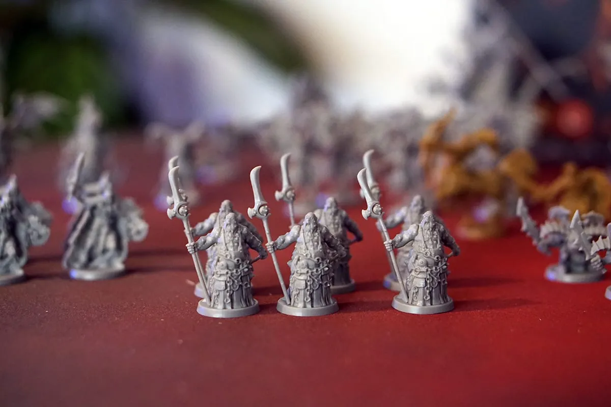 Unboxing Massive Darkness 2: Hellscape