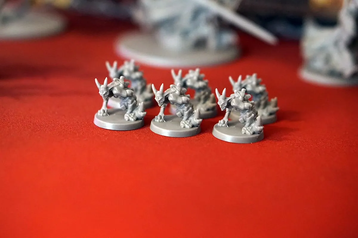Unboxing Massive Darkness 2: Hellscape