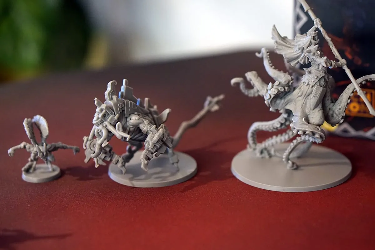 Unboxing Massive Darkness 2: Hellscape