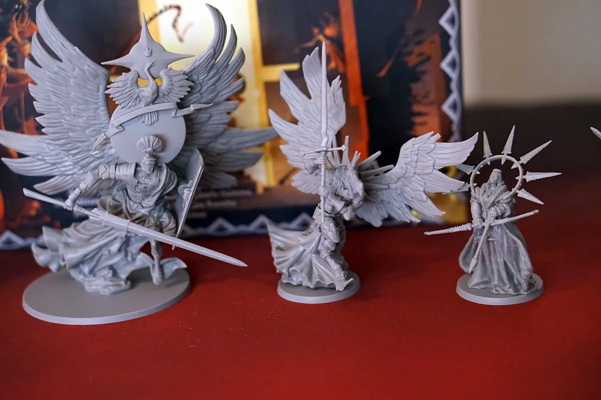 Unboxing Massive Darkness 2: Hellscape