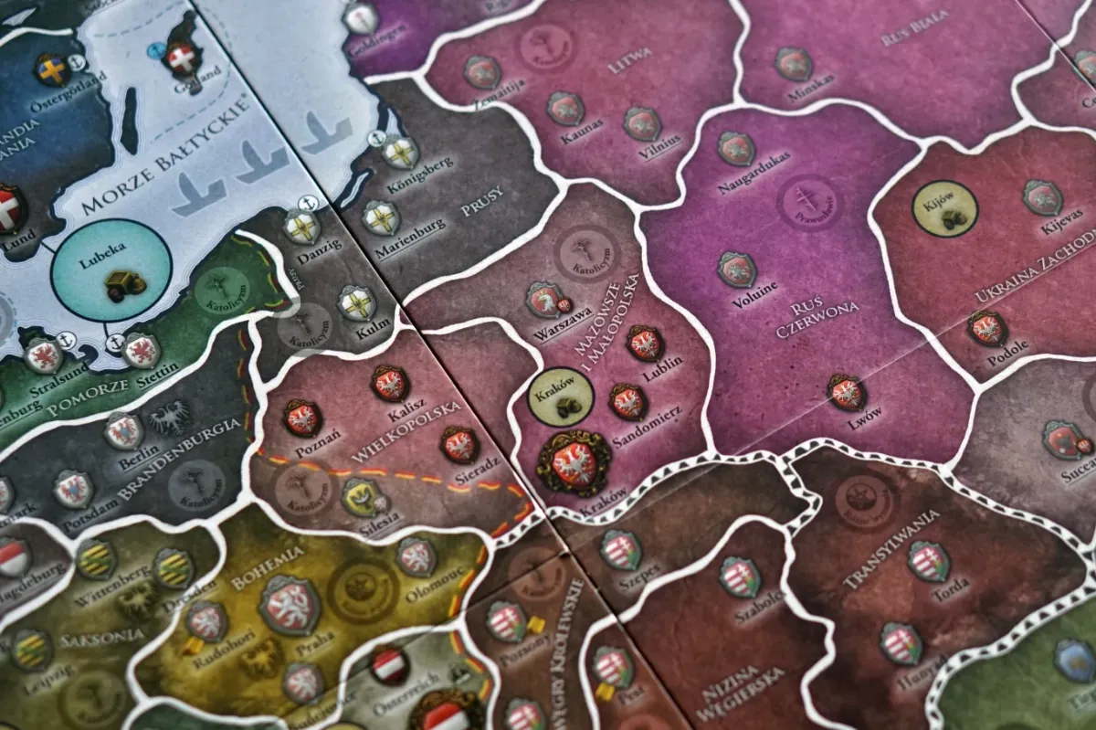 Europa Universalis: Cena Władzy – porównanie edycji