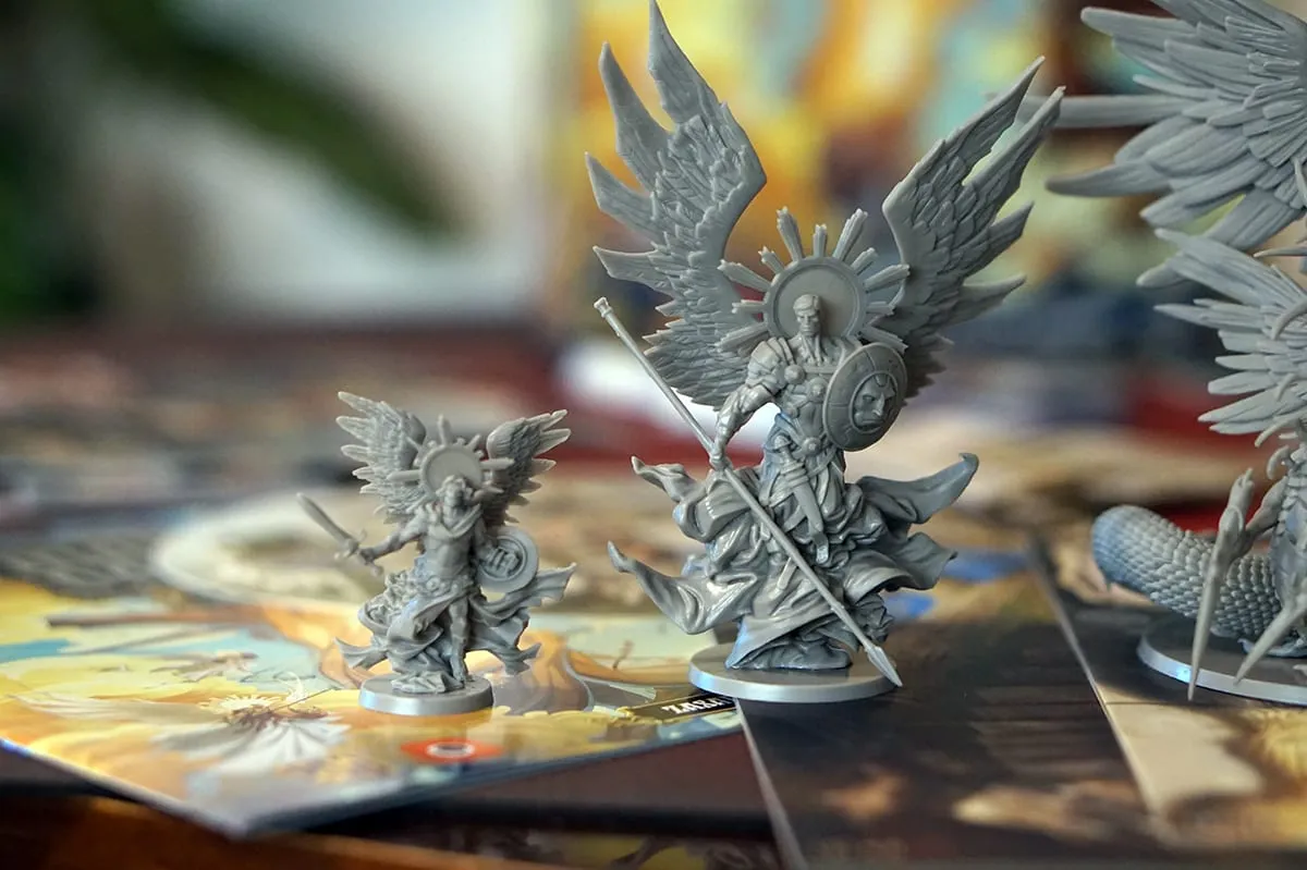 Unboxing Massive Darkness 2: Heavenfall