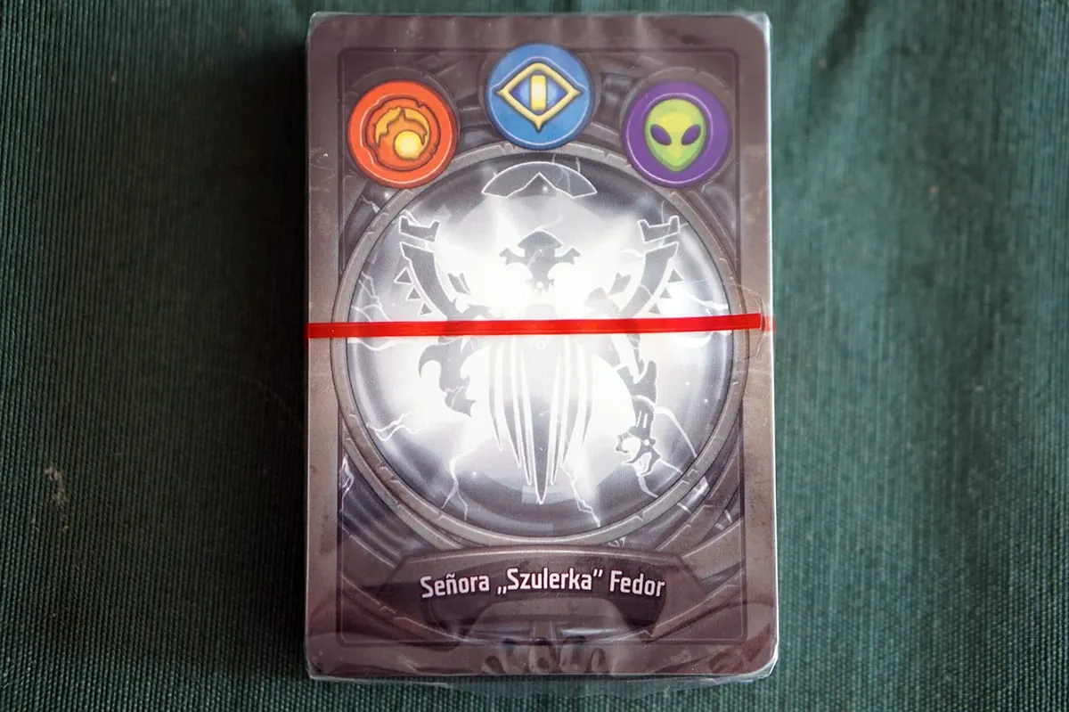 Unboxing – KeyForge: Zew Archontów