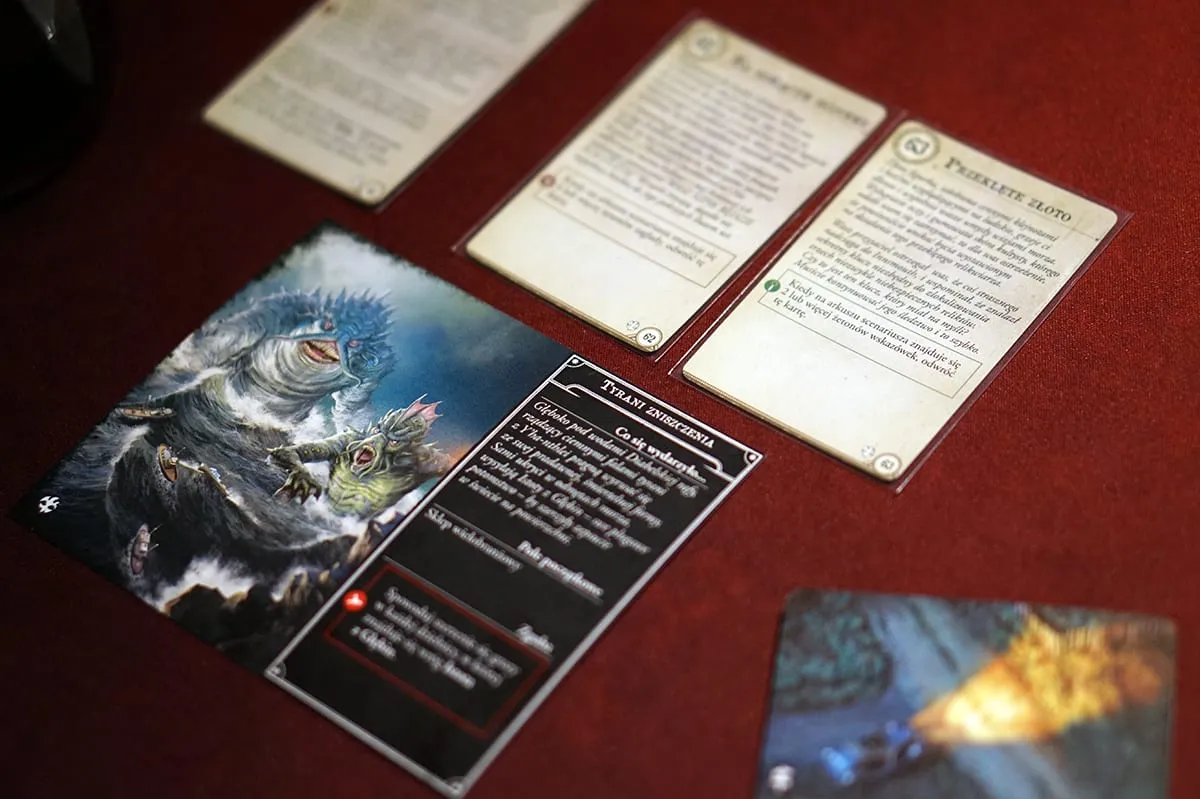 Horror w Arkham: Wśród mrocznych fal