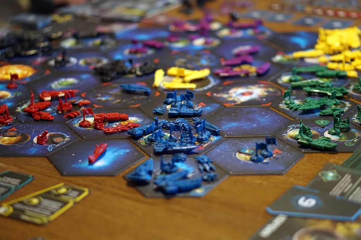 Porównanie Europa Universalis i Twilight Imperium 4 ed.