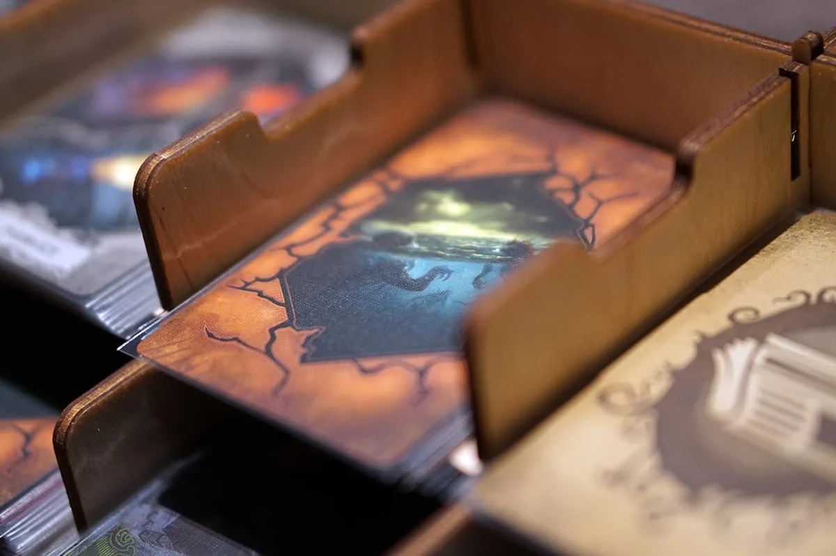 Horror w Arkham: Wśród mrocznych fal